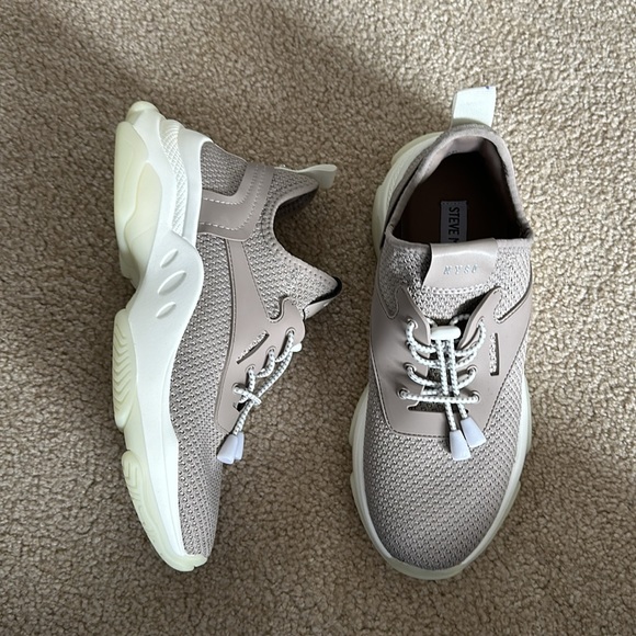 Steve Madden Myles Sneakers in taupe - Picture 5 of 8